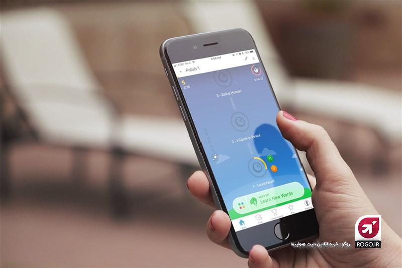 بازی کردن با گوشی