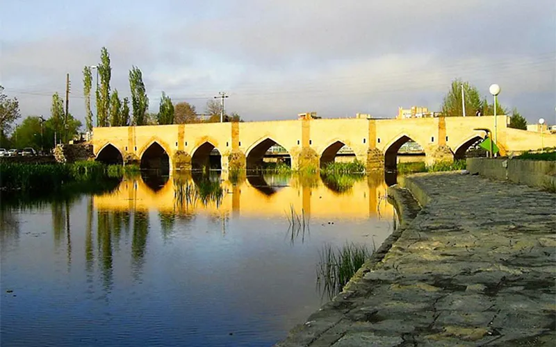 پل هفت چشمه