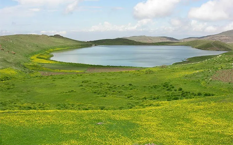 دریاچه نئور