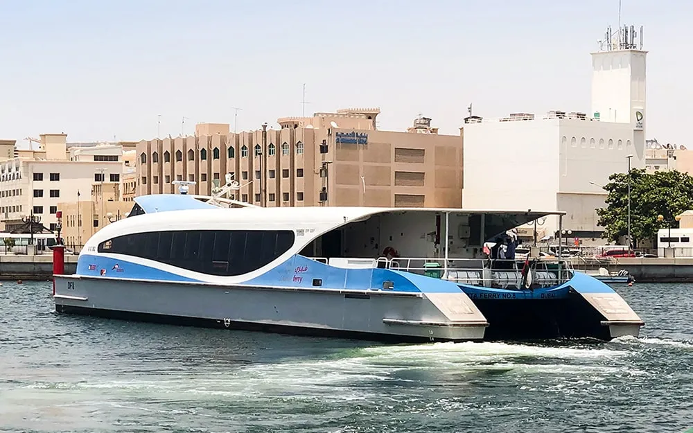 سفر به دل خور دبی با آبتاکسی